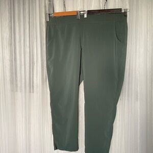 Eddie Bauer Travel departure plus size ankle pullover, olive pants! Size XXL